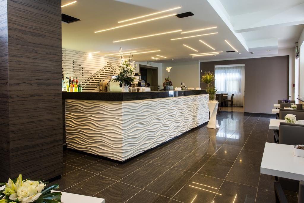 Street Hotel Comacchio Exterior photo
